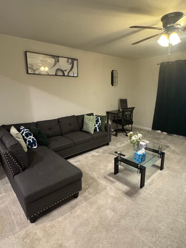 Living room - 66 Clara Ct