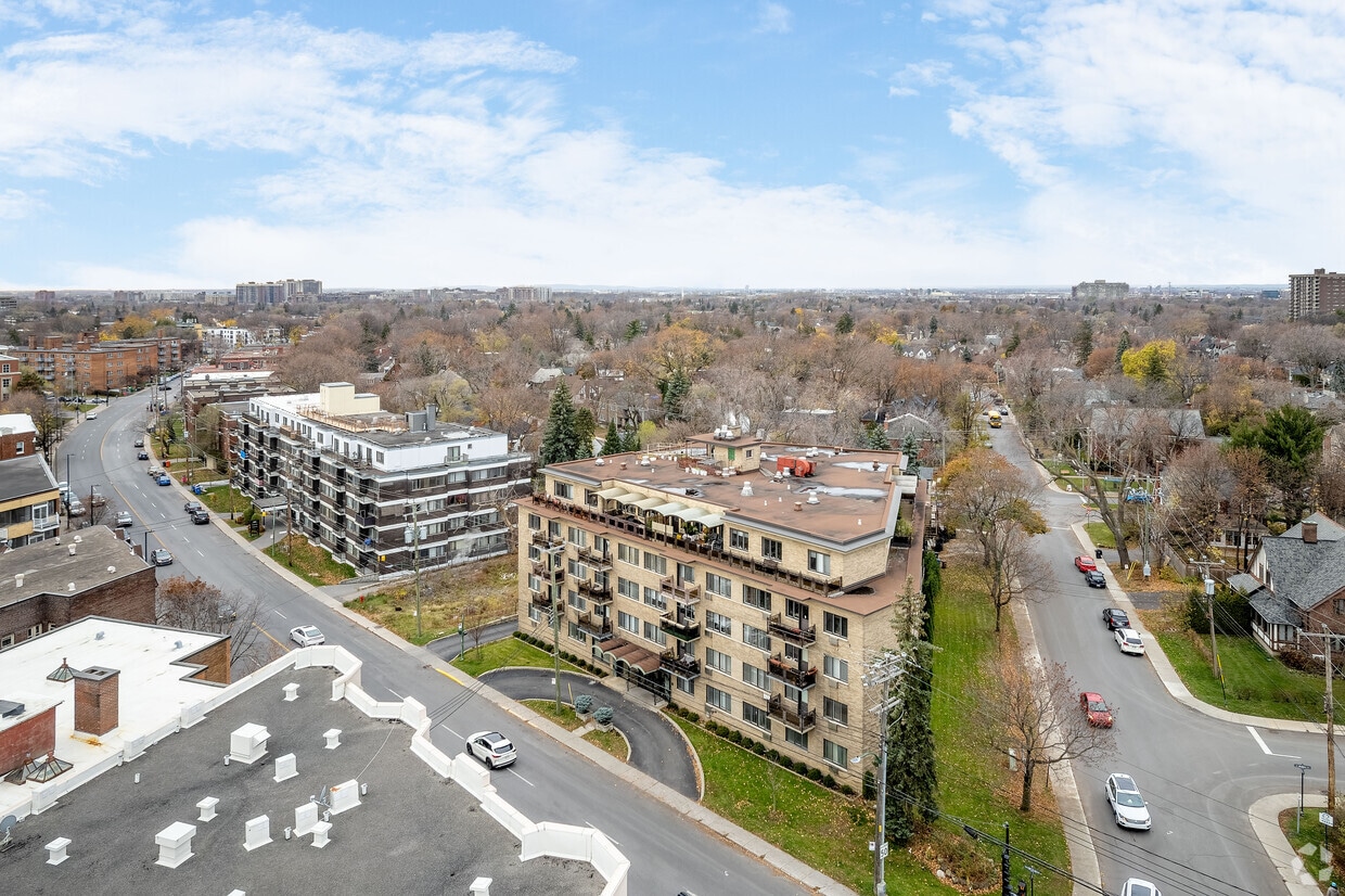 Aerial Photo - 5761 Ch De La Côte-Saint-Luc