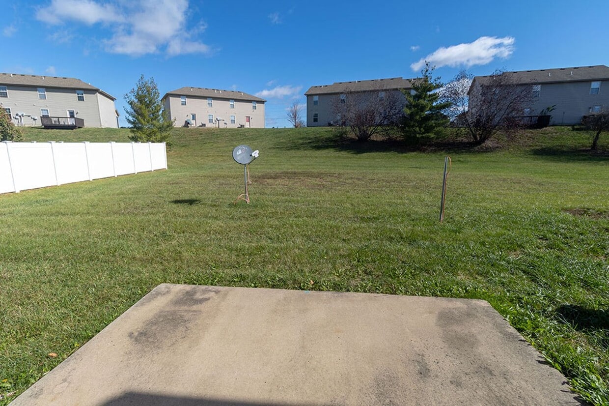 Building Photo - 4012-4014-4014 Arctic Fox Dr