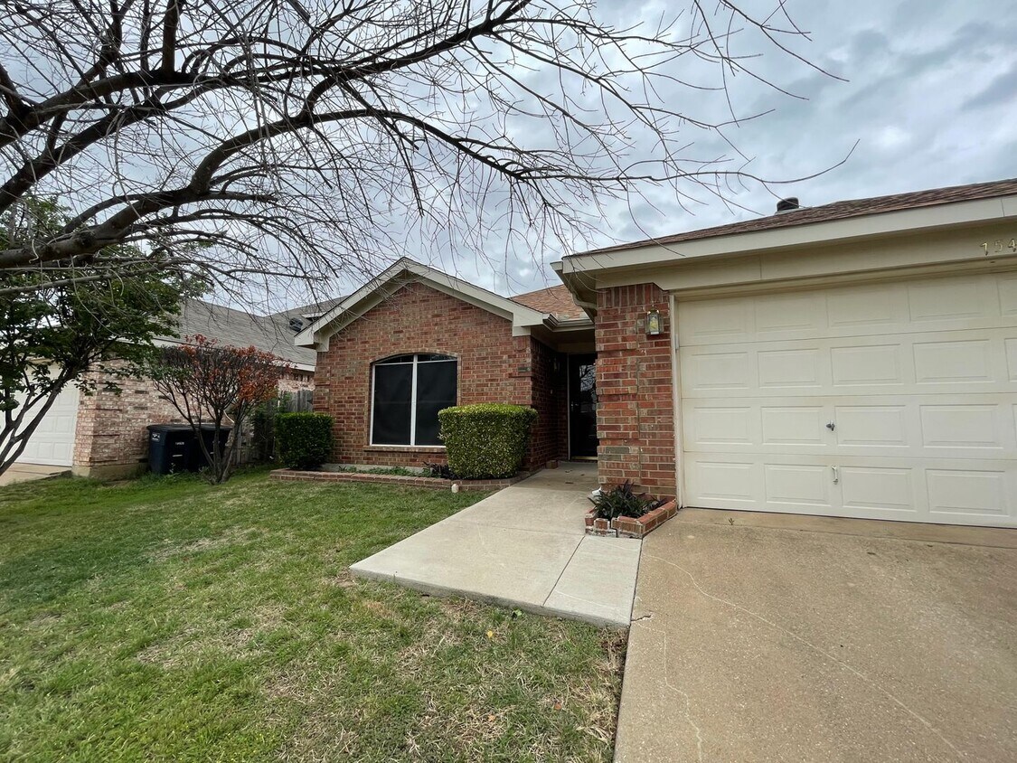 Foto principal - COMING SOON - 3 BEDROOM 2 BATH HOME IN SW ...
