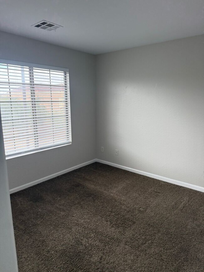 Building Photo - 4 Bedroom 3 Bath, Sundance golf community home