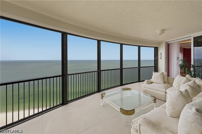 Building Photo - 8665 Bay Colony Dr