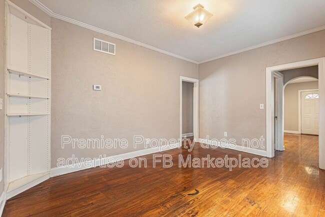 Foto del edificio - 239 S Mill St