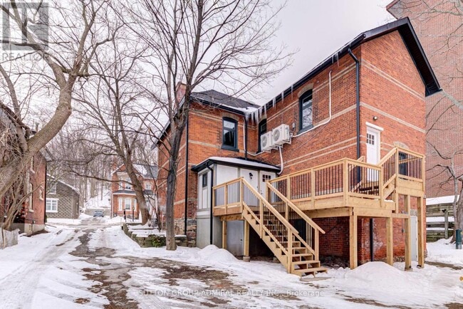 Building Photo - 167 Collier St
