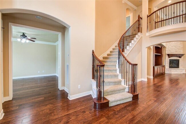Building Photo - 12945 Lake Parc Bend Drive