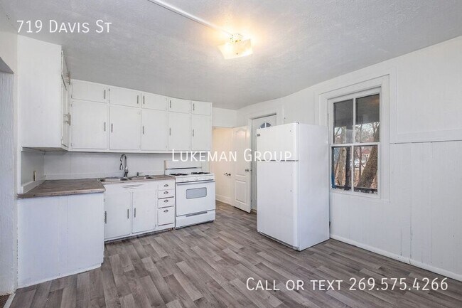 Foto del edificio - 719 Davis St