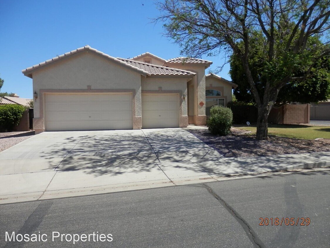 Foto principal - 3 br, 2 bath House - 10710 E Emelita Ave