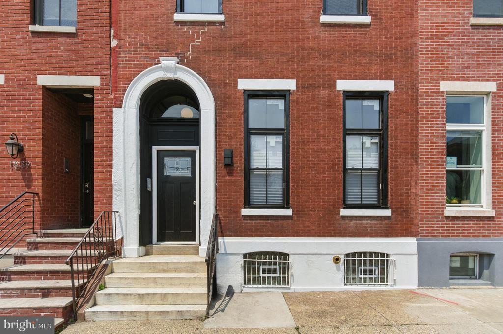 Foto principal - 1637 W Girard Ave