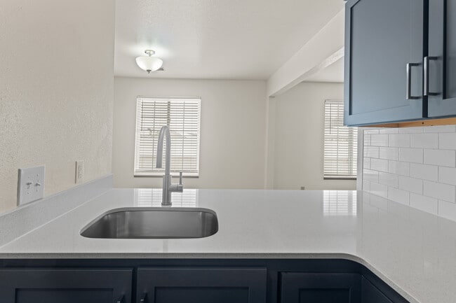 Foto del edificio - Meadow Springs Apartments