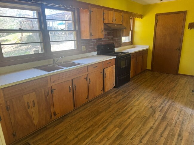 Building Photo - 3 Bedroom 1 Bathroom Home located in Greene County, TN