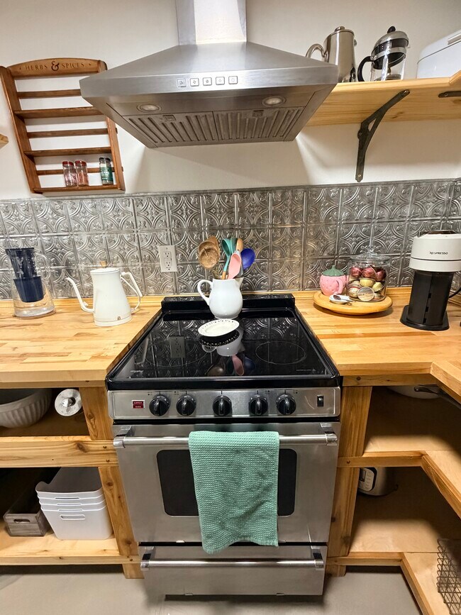 Foto del edificio - 701 Cedar St