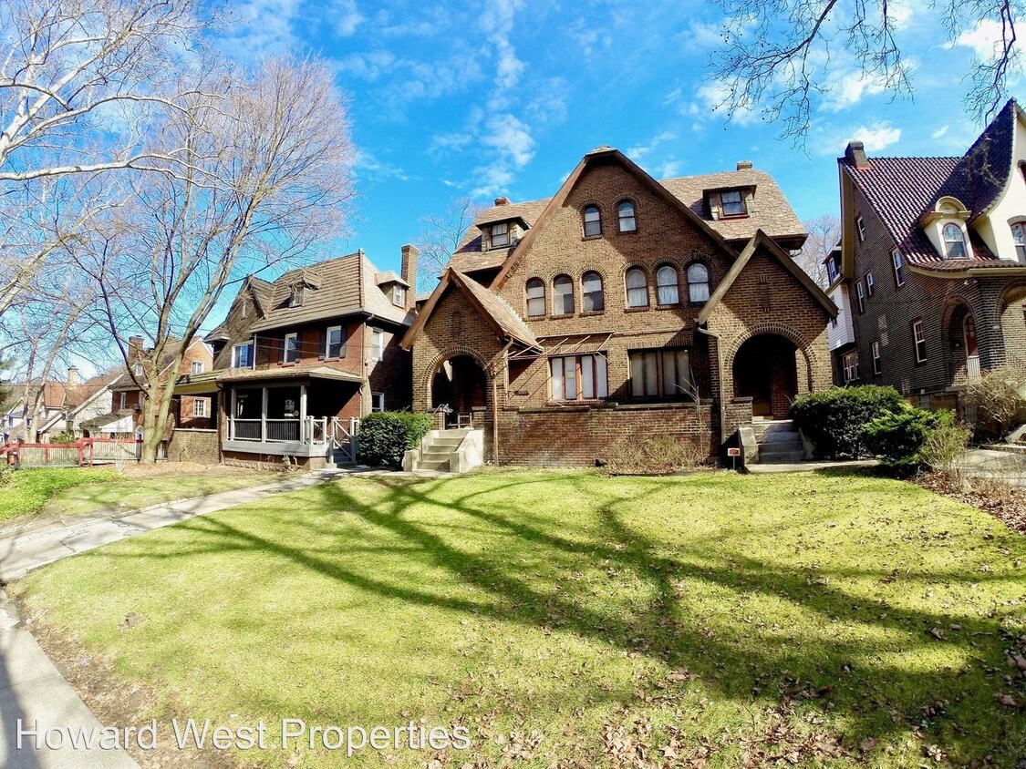 Primary Photo - 5285 Forbes Ave