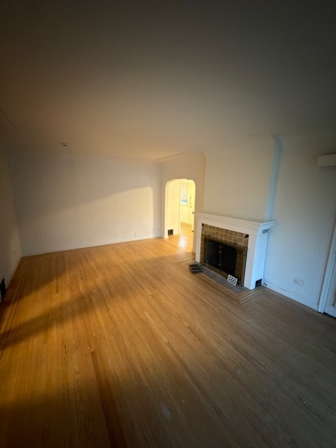 Building Photo - 582 King Edward Av W