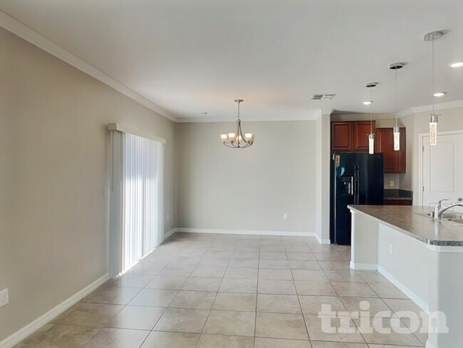 Building Photo - 14812 Crescent Rock Dr