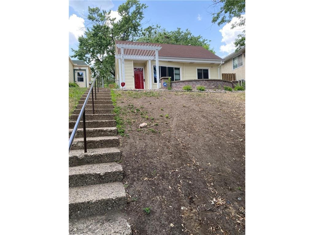 Primary Photo - 3908 Longfellow Ave