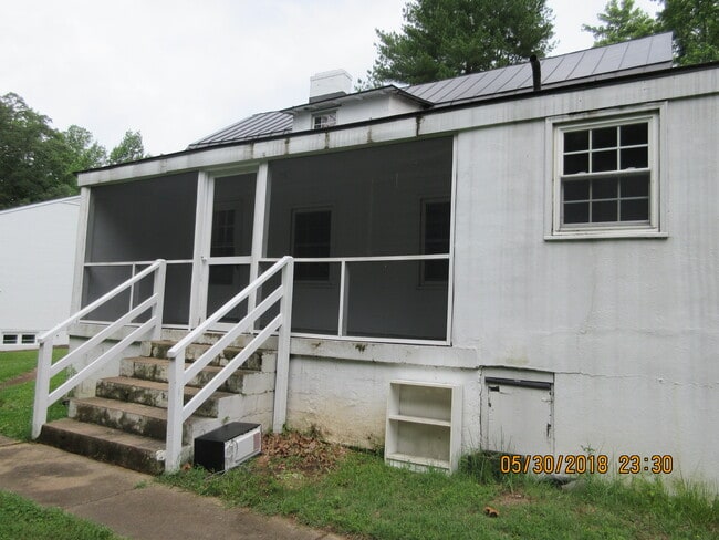 Building Photo - 254 Stribling Ave