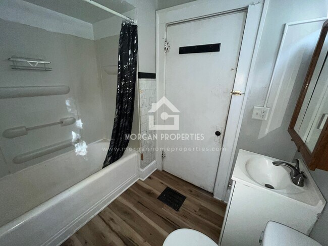 Foto del edificio - 228 N 11th St