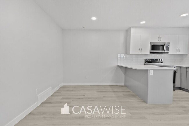 Photo du bâtiment - 10250-102157 157 St NW