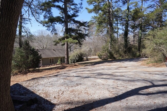 Photo - Unique & Affordable 2 Bedroom on Eastside ... House