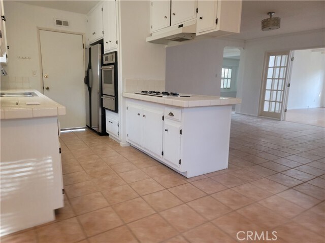 Building Photo - 23217 Evalyn Ave