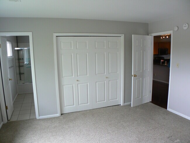 Foto del edificio - 4975 Twin Lakes Rd