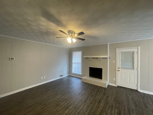 Foto del edificio - 5115 Fernleaf - Available Now!