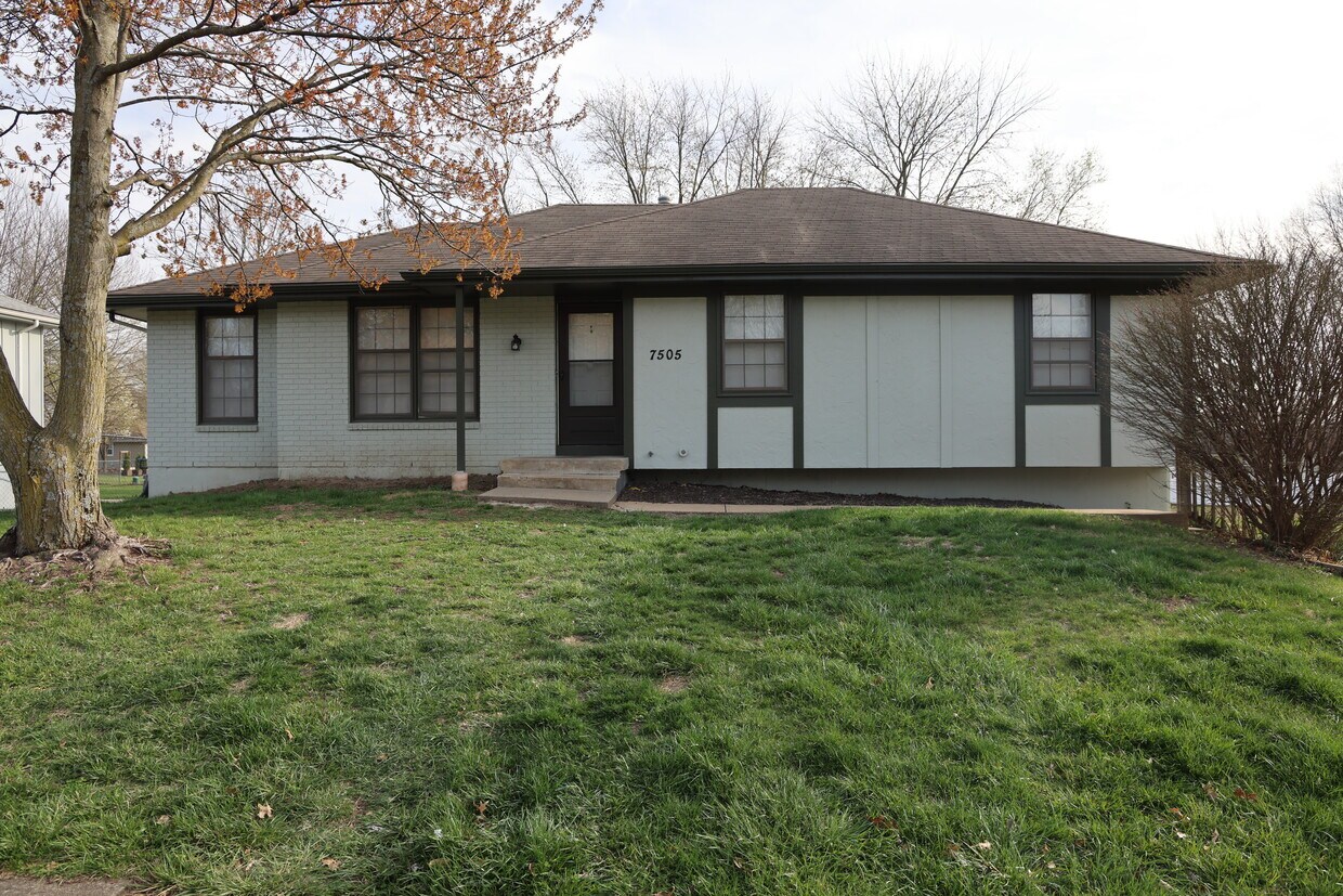 Primary Photo - 7505 E 133rd Ter