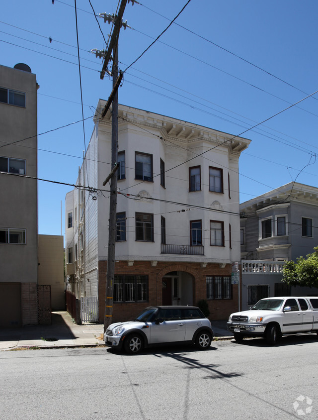 Building Photo - 1671 Greenwich St