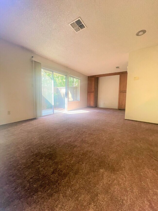 Foto del edificio - Condo in the most desired gated community ...