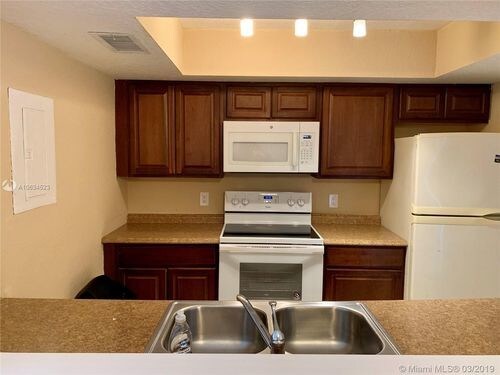 Foto del edificio - 11608 NW 35th Ct