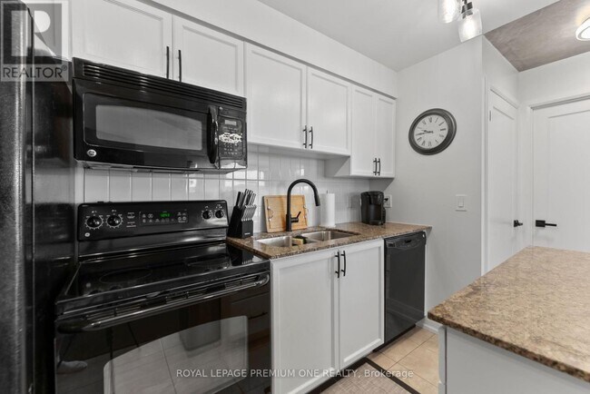 Photo du bâtiment - 340-340 Watson St W