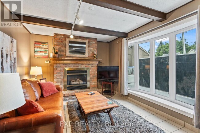Photo du bâtiment - 11538 Longwoods Rd