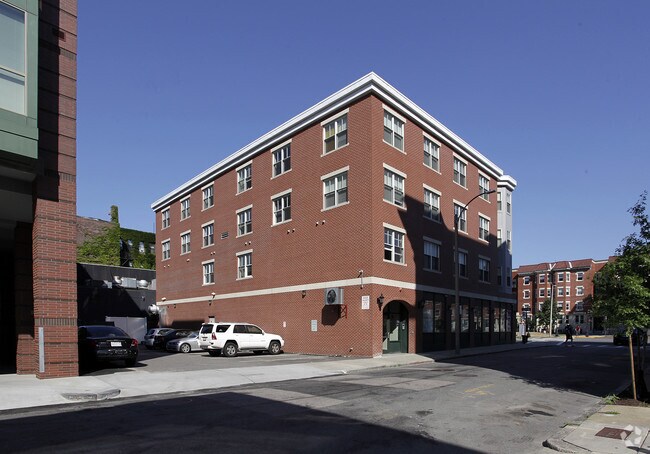 Foto del edificio - 1304-1312 Commonwealth Ave