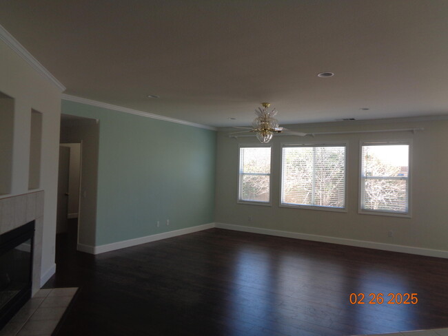 Building Photo - 42327 42nd St W