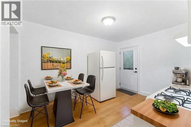 Building Photo - 180 Emerald St S