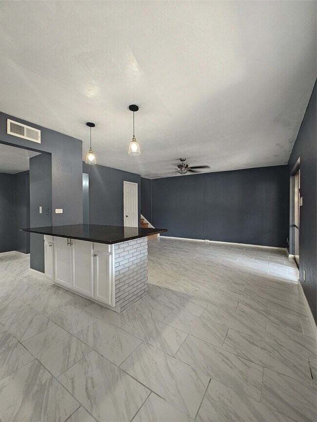 Building Photo - 2252 Shadowdale Dr