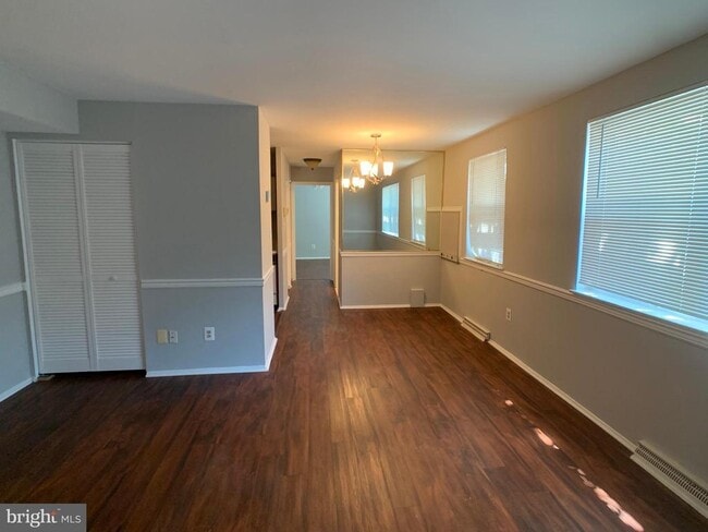 Building Photo - 4406 Falls Bridge Dr