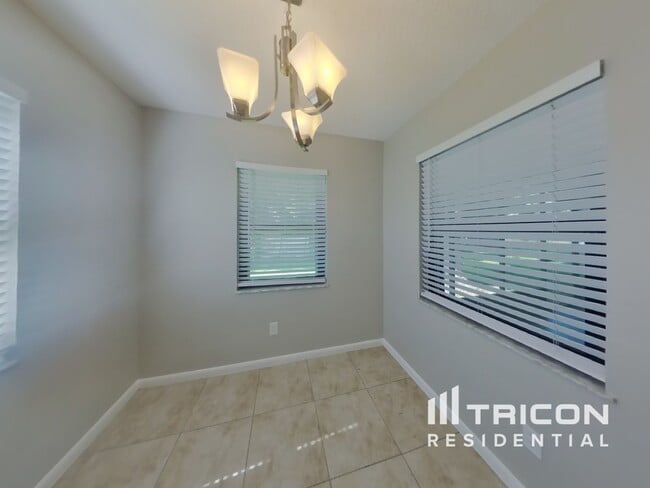 Foto del edificio - 38750 James Ct