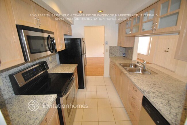 Building Photo - 12231 Dartmoor Dr