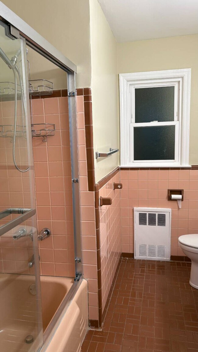 Foto del edificio - 268-04 83rd Ave