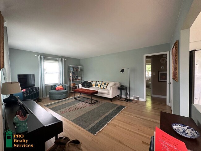Foto del edificio - 3 Bedroom Home in Highland Park
