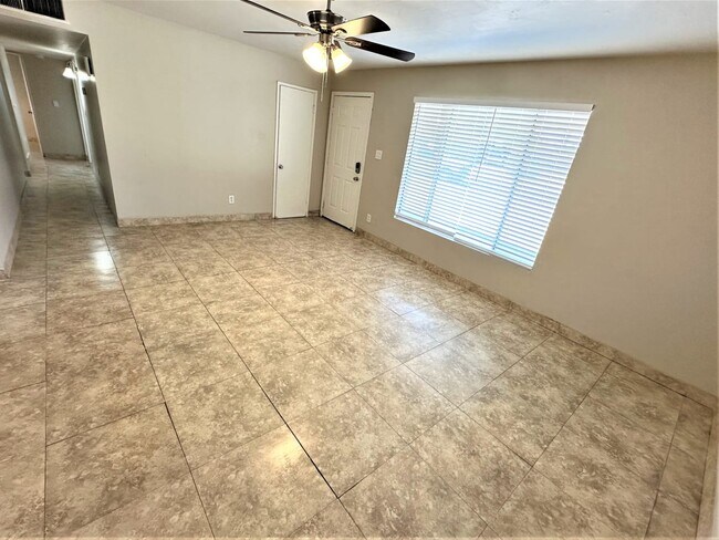 Foto del edificio - 2211 W Palo Verde Dr