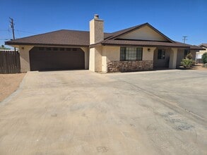 Building Photo - 57980 Hidden Gold Dr