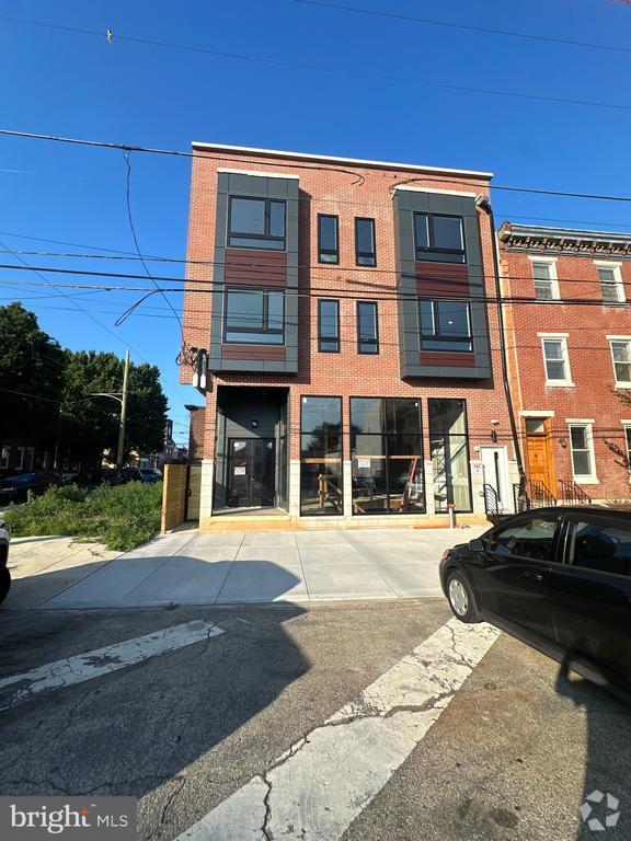 Building Photo - 2331-33 E York St