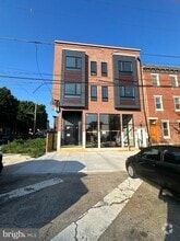 Building Photo - 2331-33 E York St