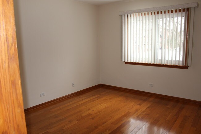 Building Photo - 9400 Bay Colony Dr