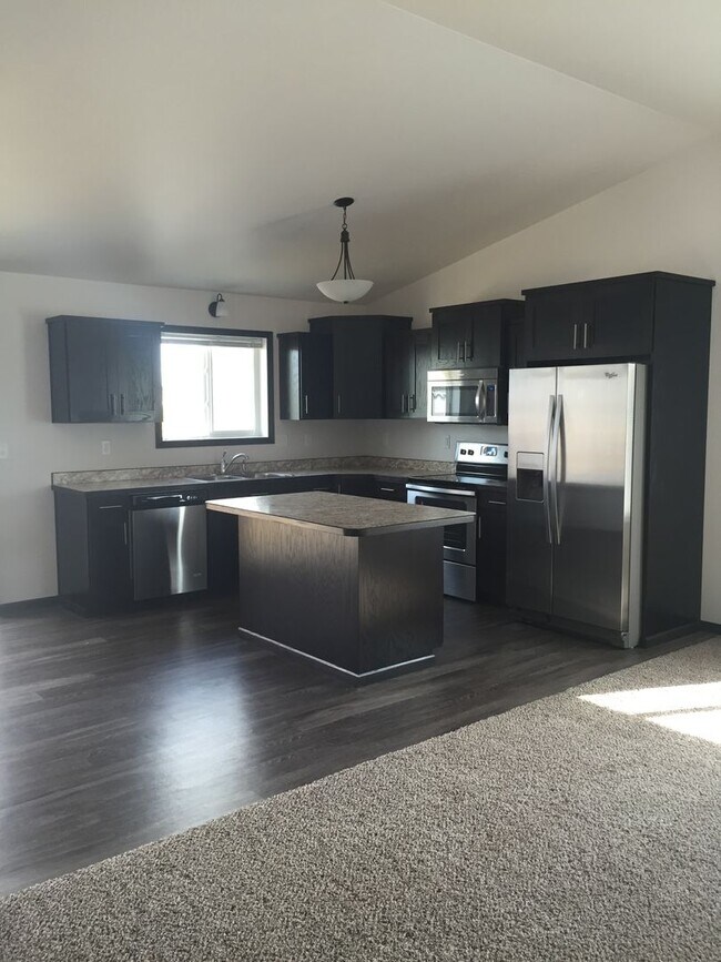 Foto del edificio - 4 Bed 3 Bath Single Family Home