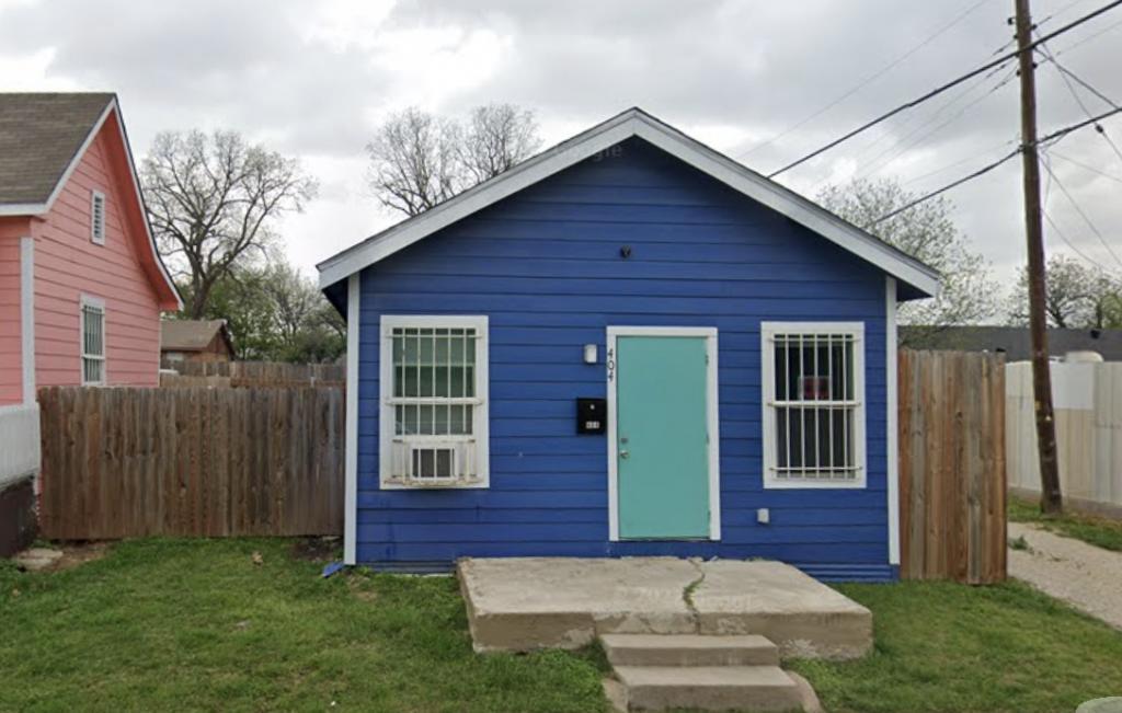 Primary Photo - 404 NW 24th