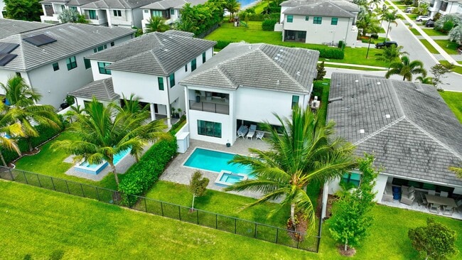 Foto del edificio - 17222 Blue Bayou Dr