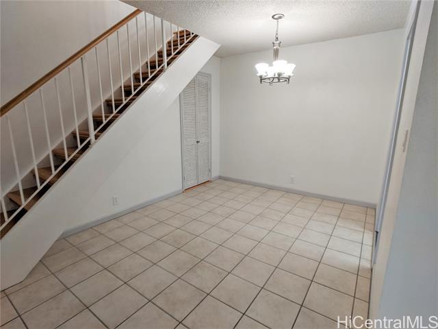 Building Photo - 328 Mananai Pl